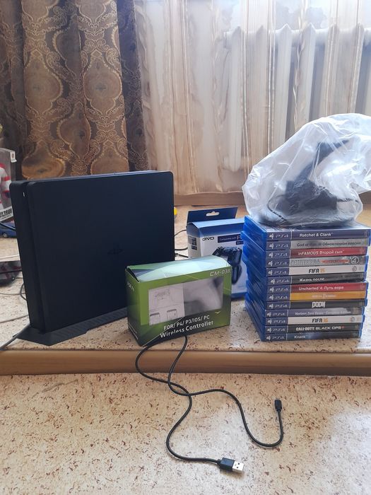 PS4 Slim 1tb с аксессуарами/дисками