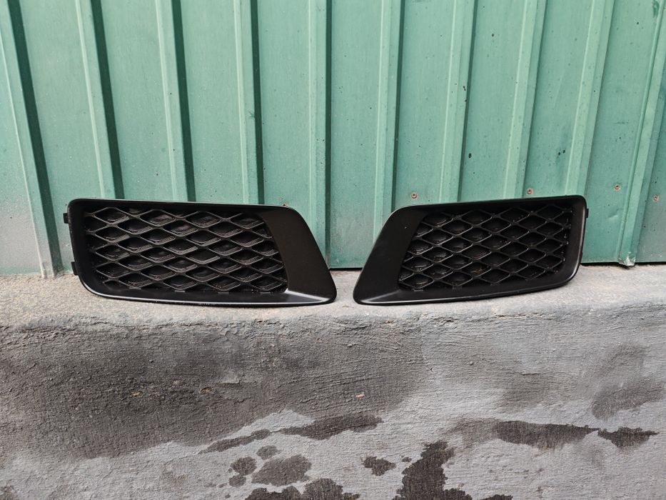 Заглушки на бампер Ниссан Элгранд е51