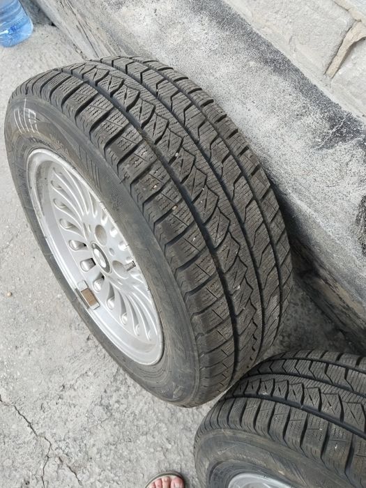 Резина на БМВ 215/60/16