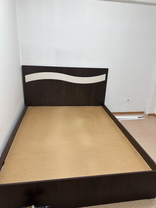 Продам спальный гарнитур