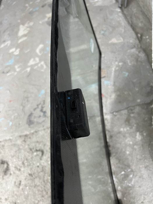 Лобовой Мерс 210