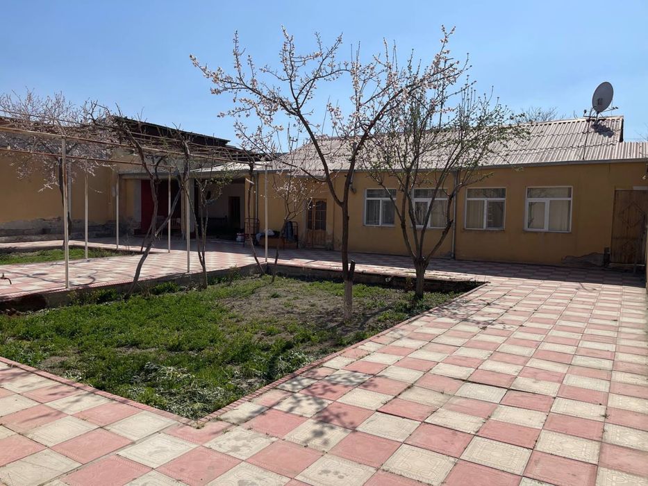 Участка под гостиницу Макаренка мактаб оркасида