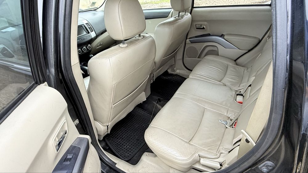 Vand / schimb Citroen CCrosser 2011