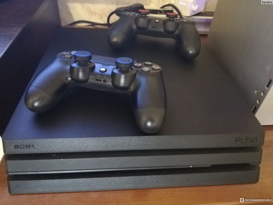 PS4 Pro 1 TB  CUH-1108