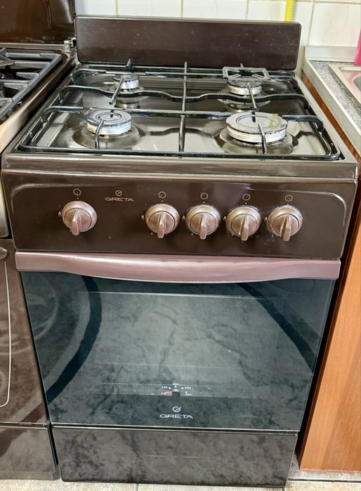 Продам газ плиту