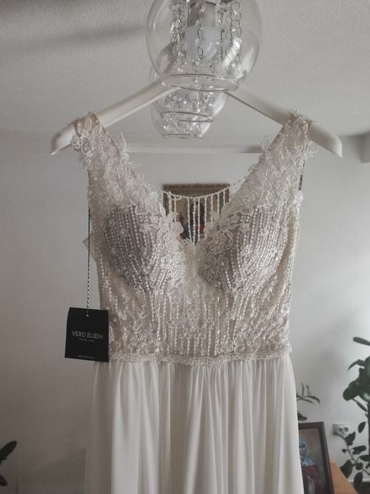 Rochie de mireasa Noua NEPURTATA  Colecția  Lux Etichetata