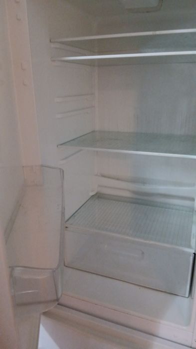 Холодильник  двухкамерный