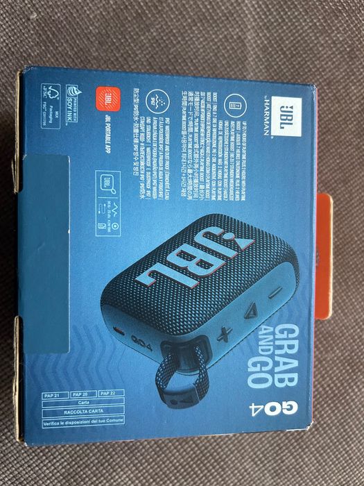 Boxă portabilă JBL Go 4, compactă și ușor de transportat, sunet clar, Bluetooth, rezistentă la apă și praf (IP67), autonomie de până la 7 ore.