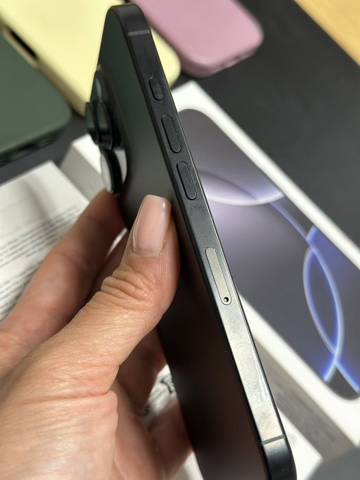 Iphone 16 pro 128GB  Black Titanium