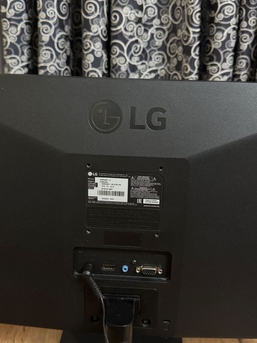 монитор LG Flatron 22 диагональ