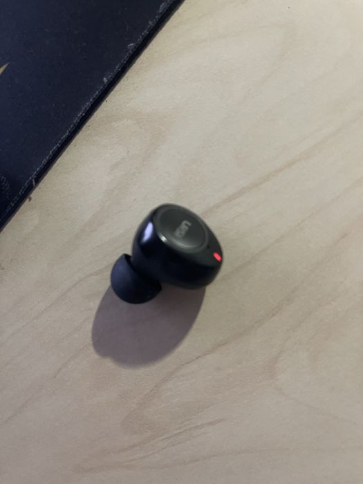 Vand Earbuds Uii urgent