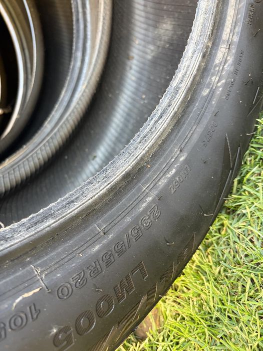 Bridgestone Blizzak LM005 235/55/20