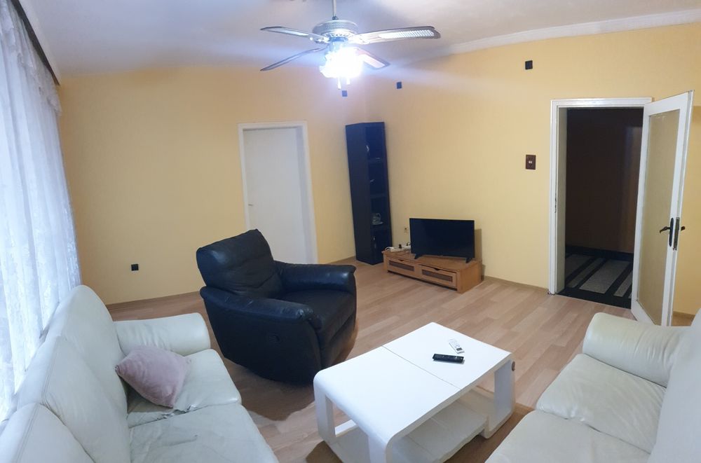 Дава се под наем Тристаен апартамент в Пловдив, Захарна фабрика - 90 кв.м за 448.8 € - Снимка #1