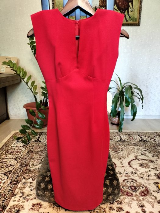 Платье футляр xs