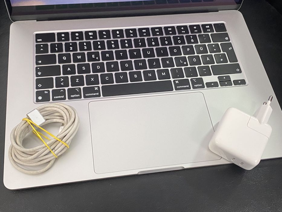 MacBook Air 15-inch/ M3 / 16 Gb RAM / 512 Gb / Silver / Ca nou