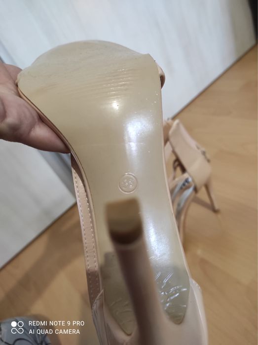 Sandale noi marimea 38