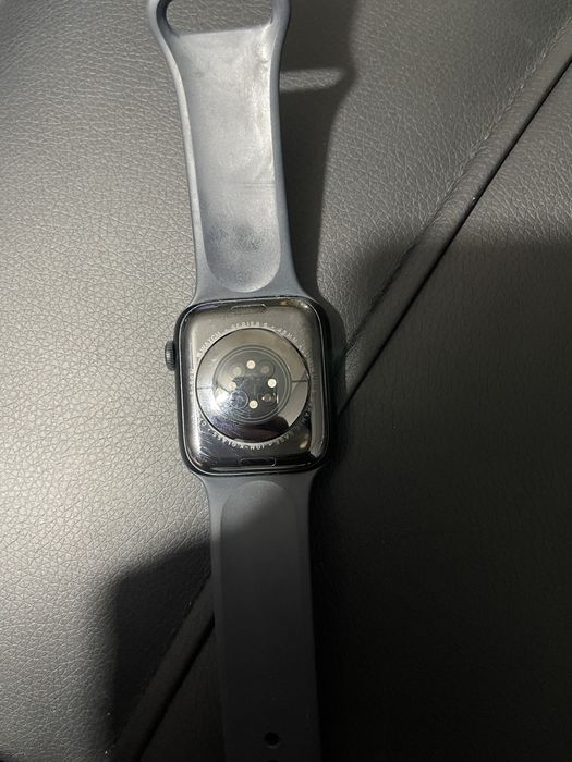 Apple  watch 8 series .