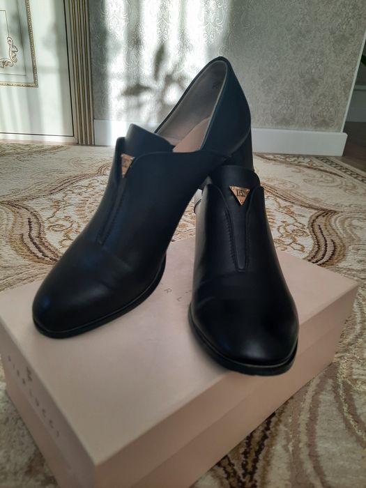 Туфли, ботинки. Черные туфли, удобный каблук