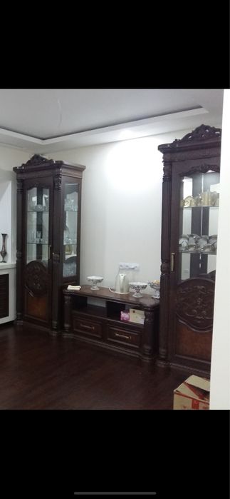 Мебель Б/у 2 пенала и 1 маленький камот по середине