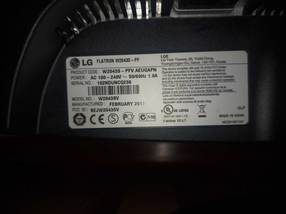 Монитор LG FLATRON W2043S - PF     20" (дюймов)
