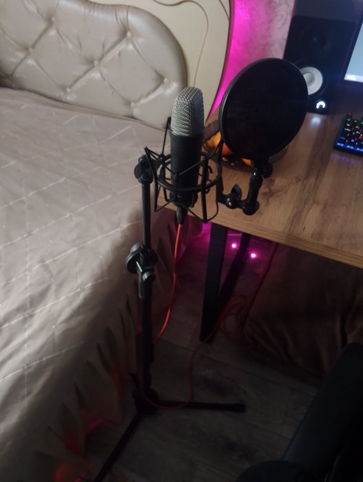 Микрофон RODE NT1