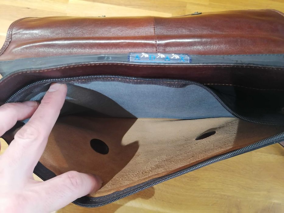 Мъжка кожена чанта на ADAX