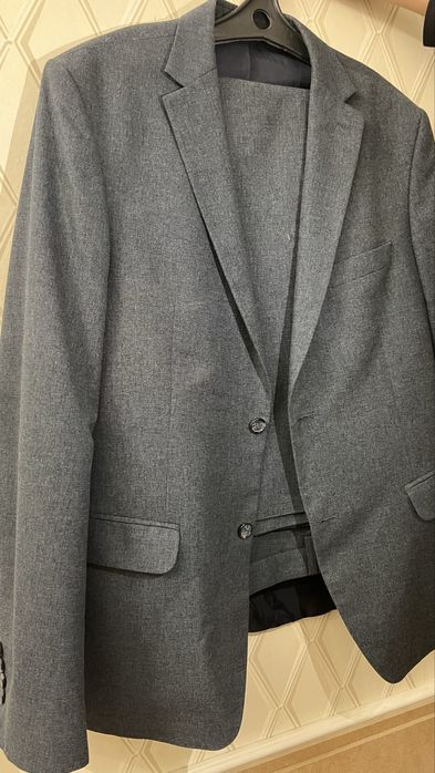 Продам мужской костюм 50 р