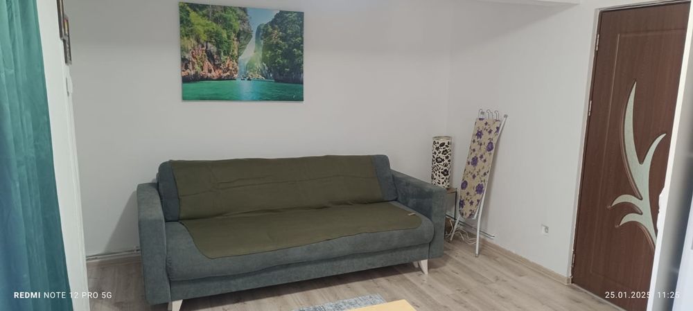 Inchiriez  Garsoniera  zona Finante.