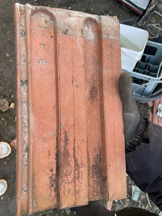 Tigla veche 0,80 bani/buc