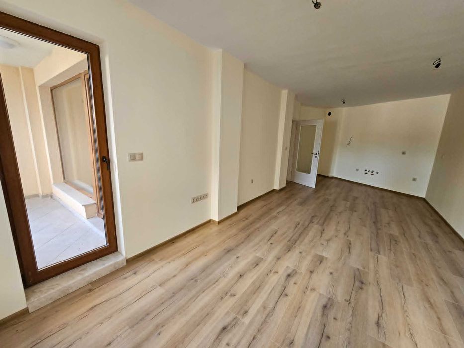 Тристаен Апартамент с паркомясто в  комплекс Varna South Bay Beach Residence - гр. Варна