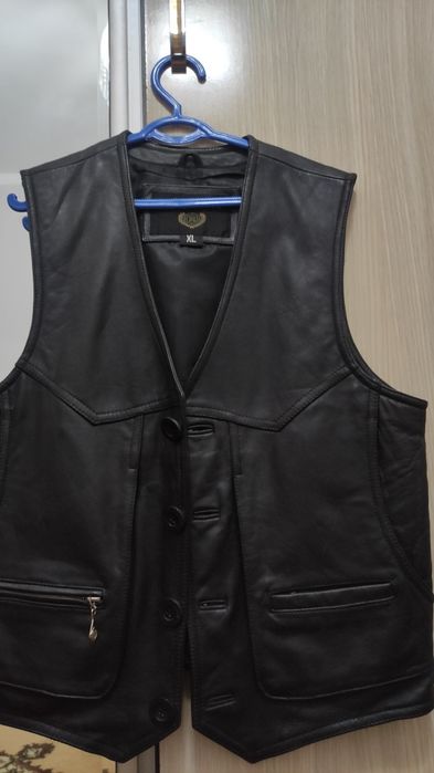 Жилет кожаный мужской