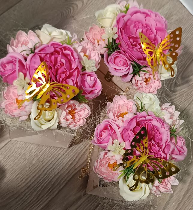 Кошнички със сапунени цветя