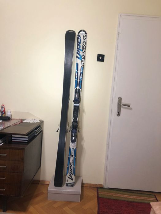 Продавам алпийски среден клас Rossignol с дължина 170 см