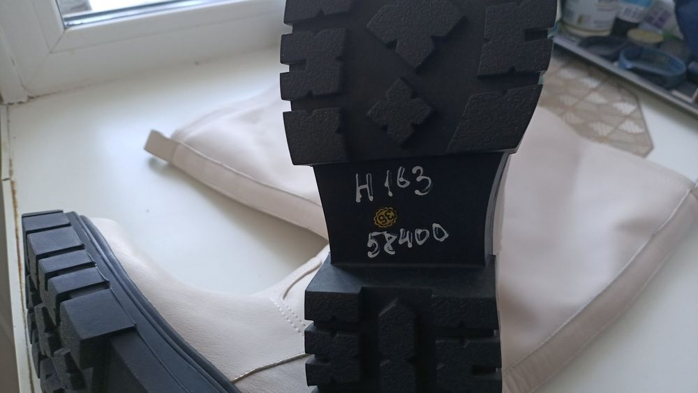 Продаю сапоги  новые