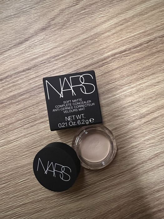 Коректор NARS Soft Matte