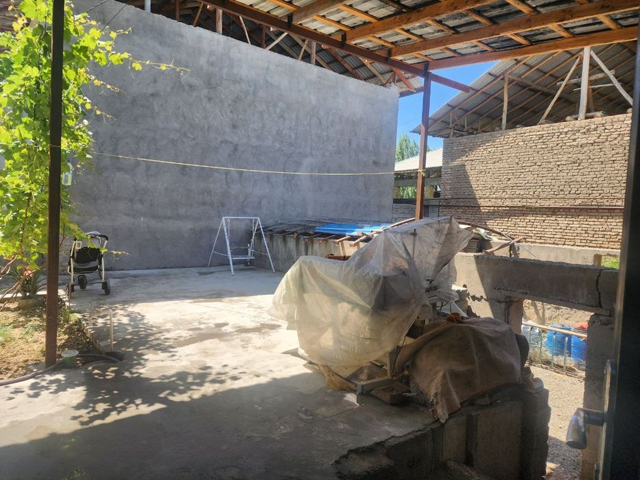 3 sotixli uchastka sotiladi fasadi 30 m  (30×10)