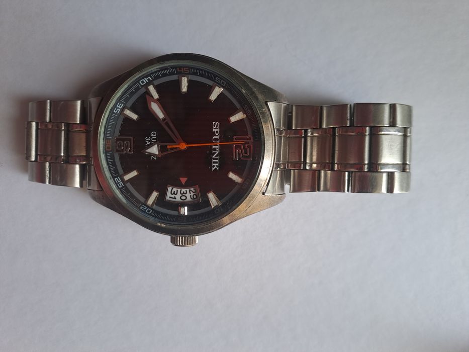 Сағаттар сатылады 5000т