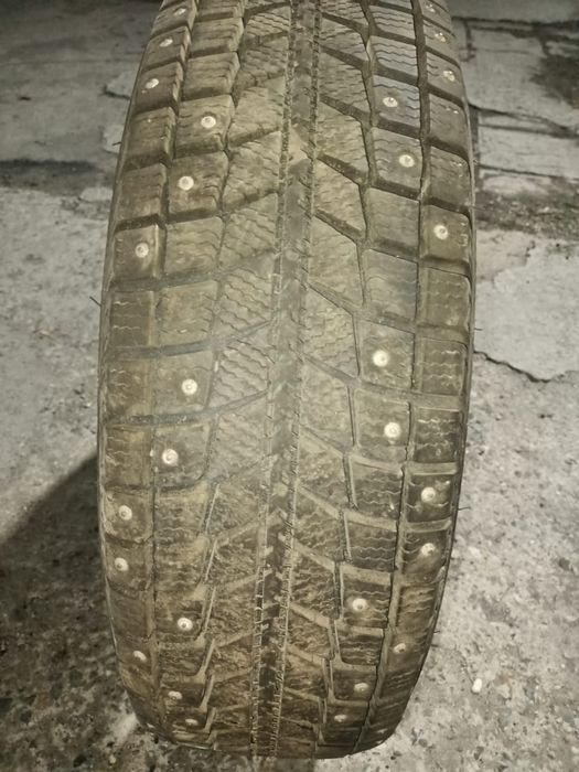 Продам земнею резину