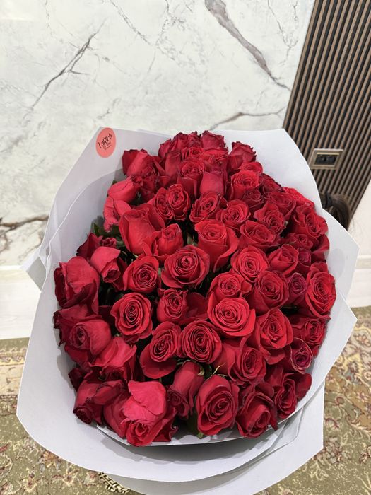 Цветы розы метровые