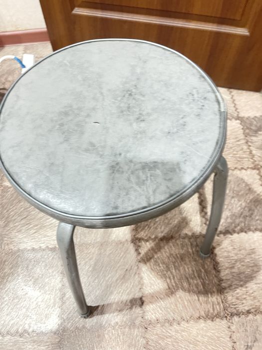 Срочно продам табурет