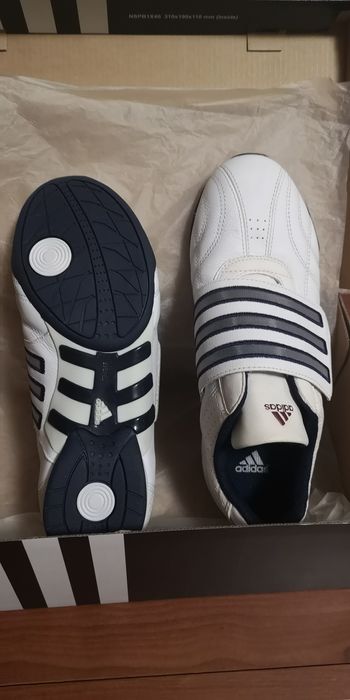 Продам кроссовки