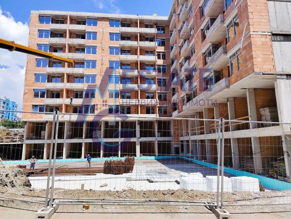 Продава тристаен апартамент в ж.к Меден Рудник - зона В. С Акт 14.