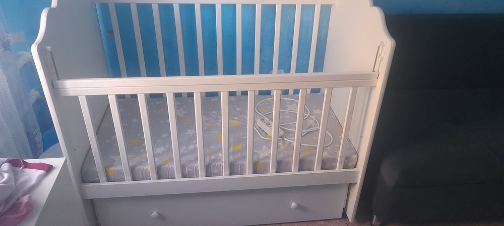 Продаётся детская кроватка