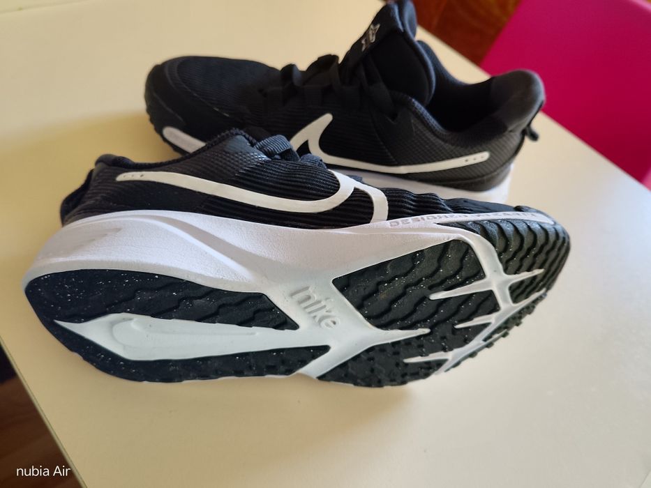 Маратонки   Nike