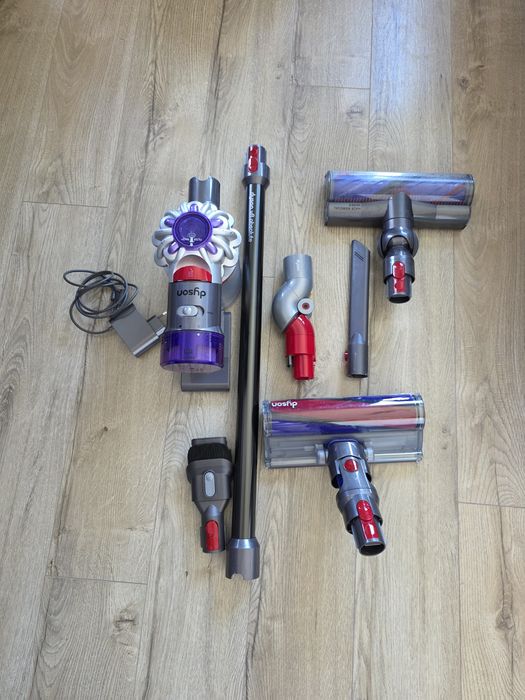 Aspirator vertical Dyson V8 Absolute