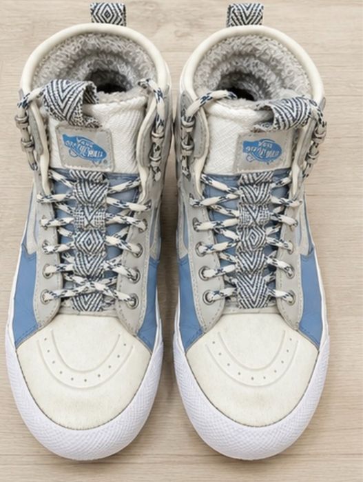 Белые зимние Vans - теплые и удобные.