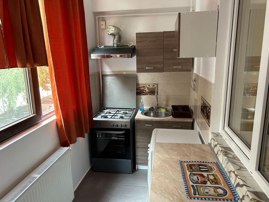 Închiriez apartament cu 2 camere in militari rezidence.