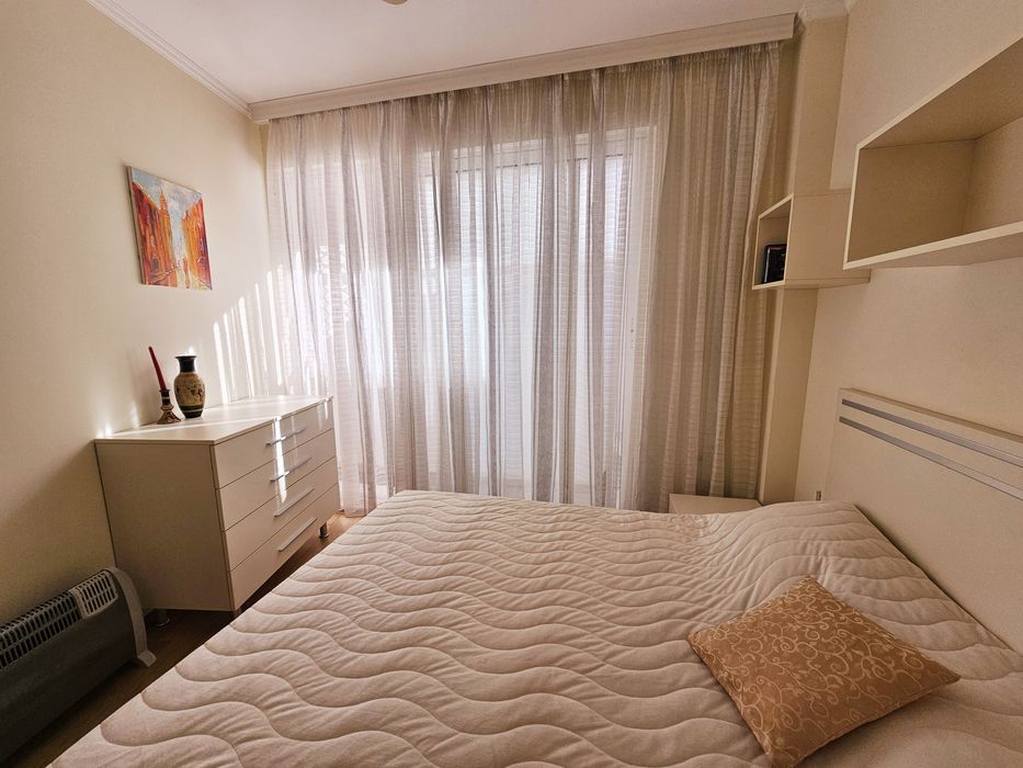 Дава се под наем Тристаен апартамент в к.к. Златни пясъци - 70 кв.м за 612 € - Снимка #4