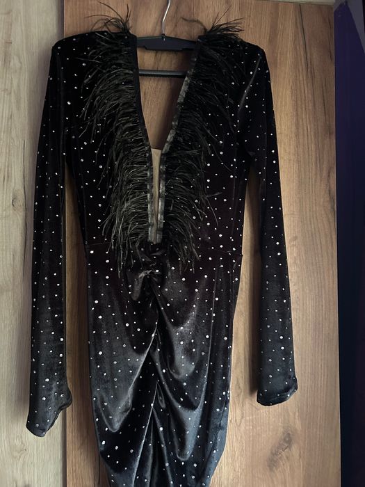 Vând/ Închiriez rochii pentru diferite evenimente