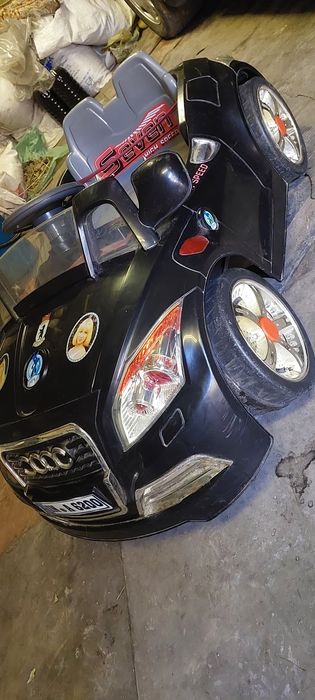 Продам детскую машину Ауди